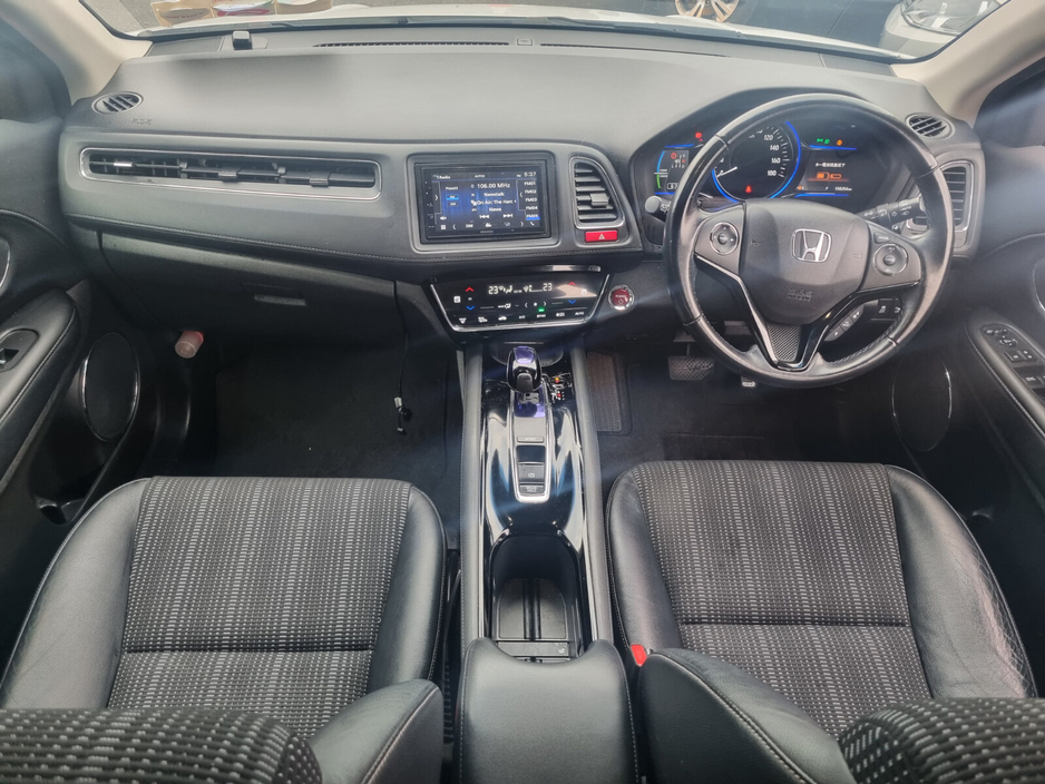 2015 Honda Vezel - image 6