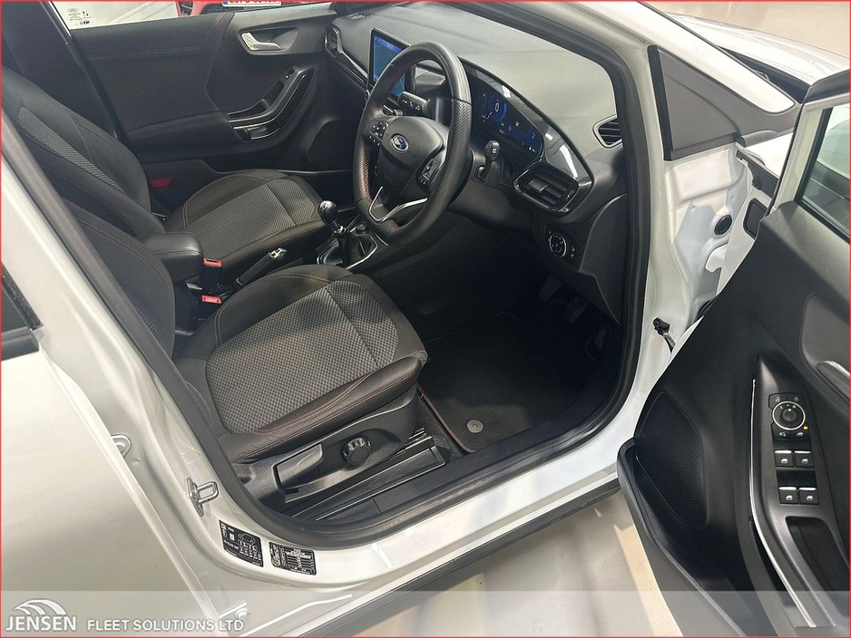 2022 Ford Puma - image 9