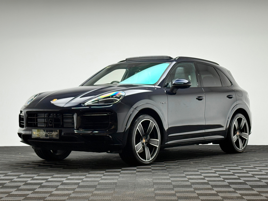 2023 Porsche Cayenne PLATINUM ED 3.0 V6 E-HYBRID *HUGE SPEC* €87,990