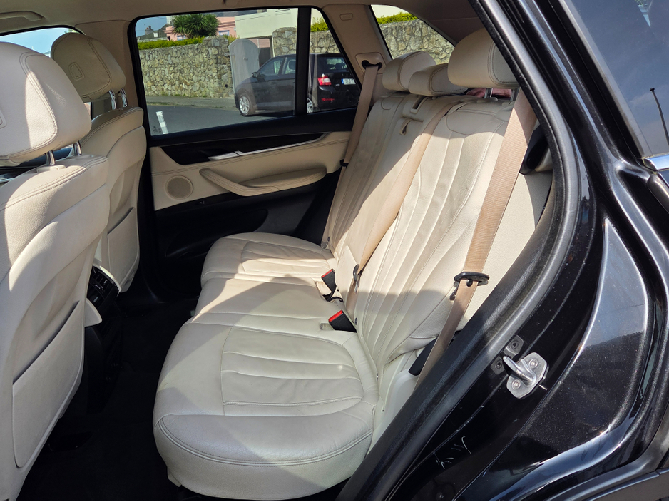 2016 BMW X5 - image 13