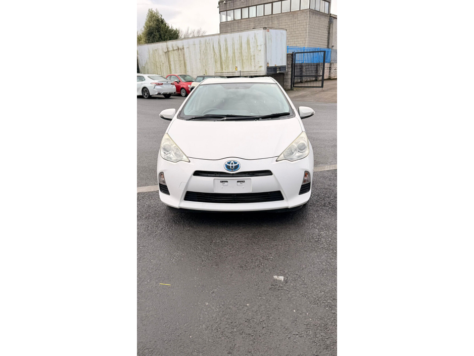 2012 Toyota Aqua  €8,000