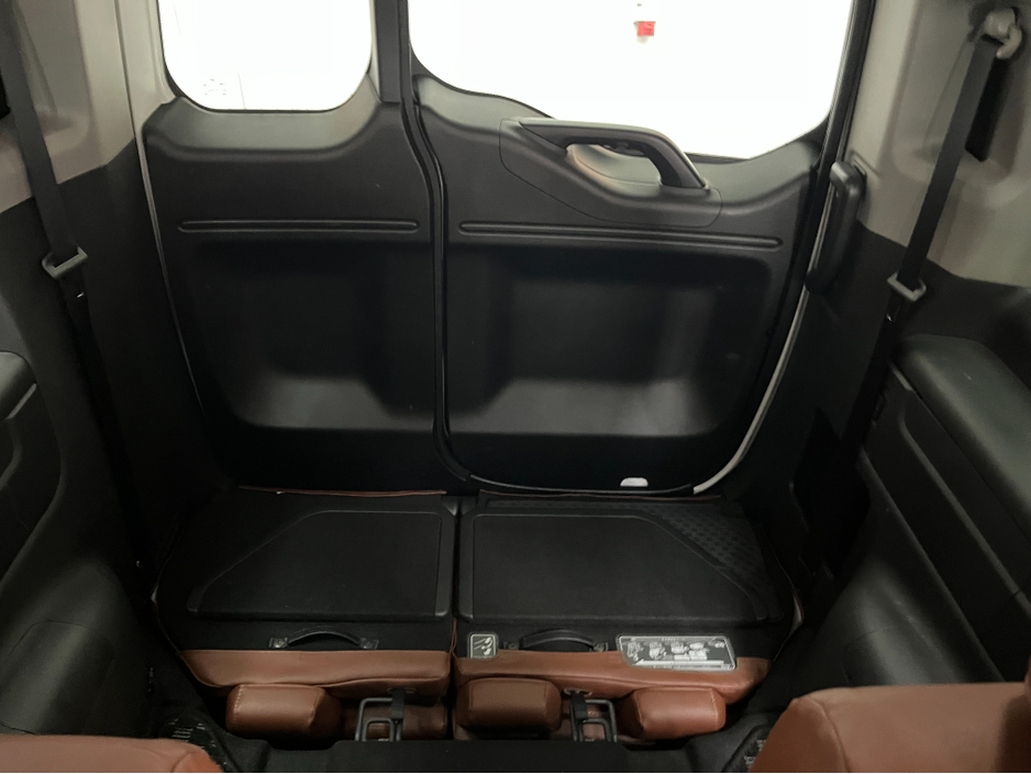 2021 Honda Stepwagon - image 17