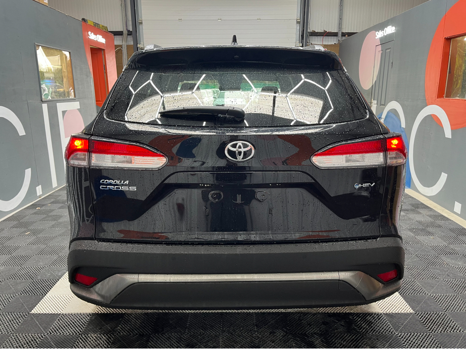 2024 Toyota Corolla Cross - image 3