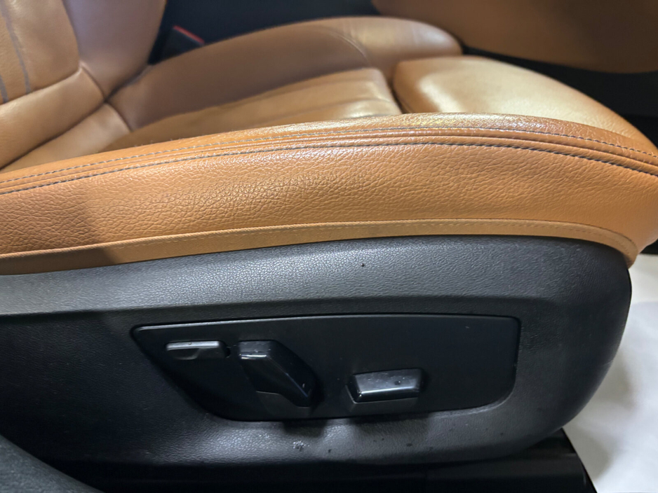 2017 BMW 5 Series - image 11