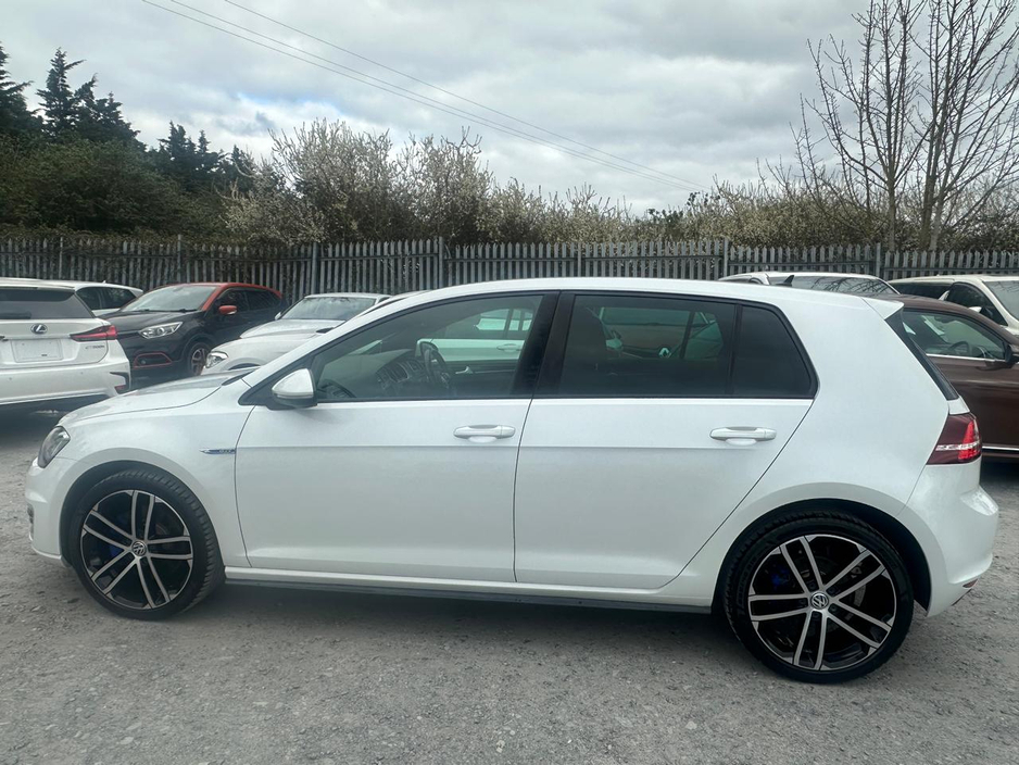 2015 Volkswagen Golf - image 7