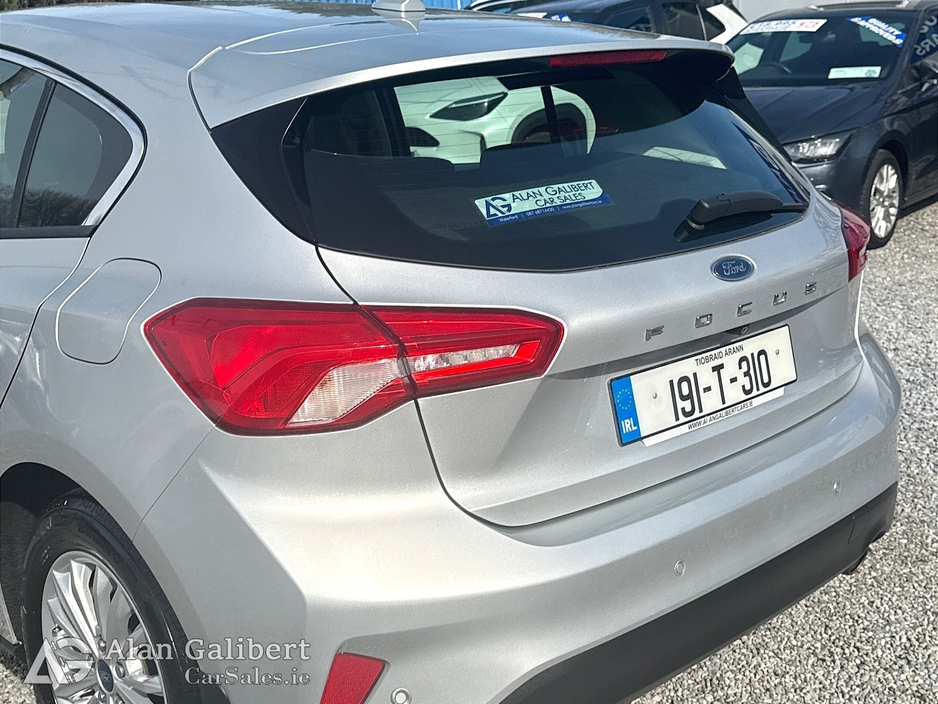 2019 Ford Focus - image 19