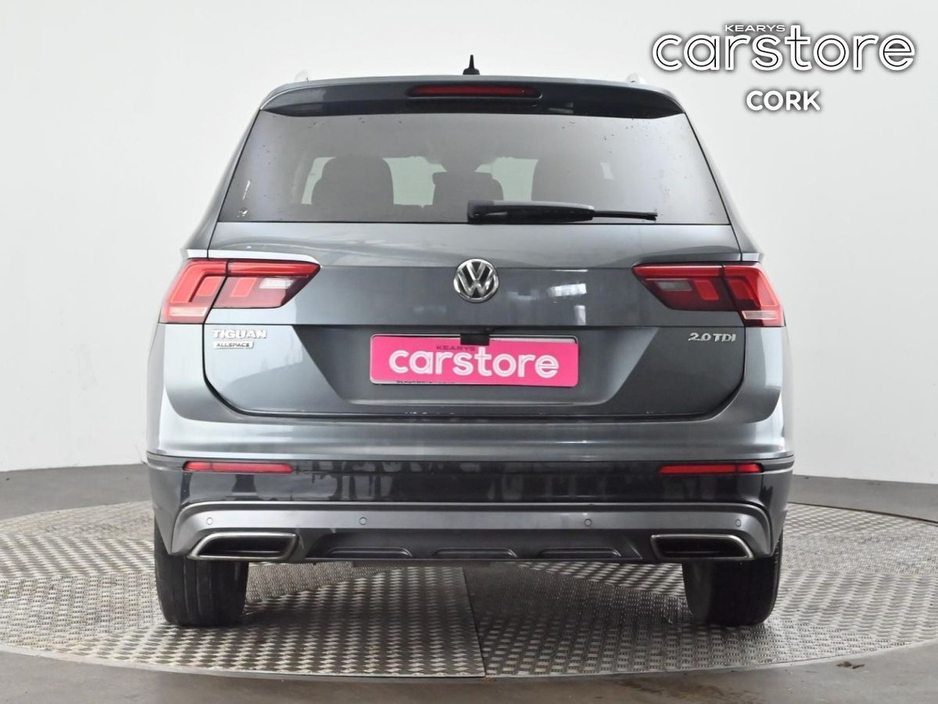 2018 Volkswagen Tiguan - image 4