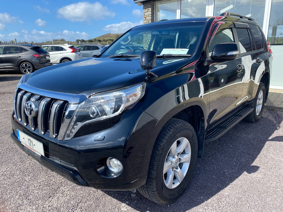 2017 Toyota Landcruiser - image 5