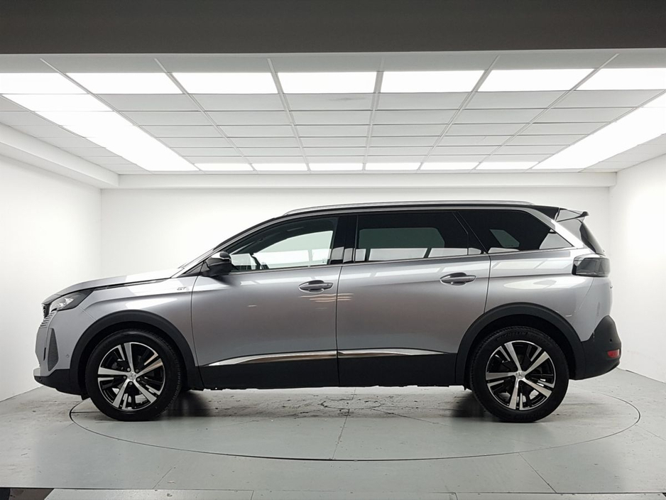 2024 Peugeot 5008 - image 5