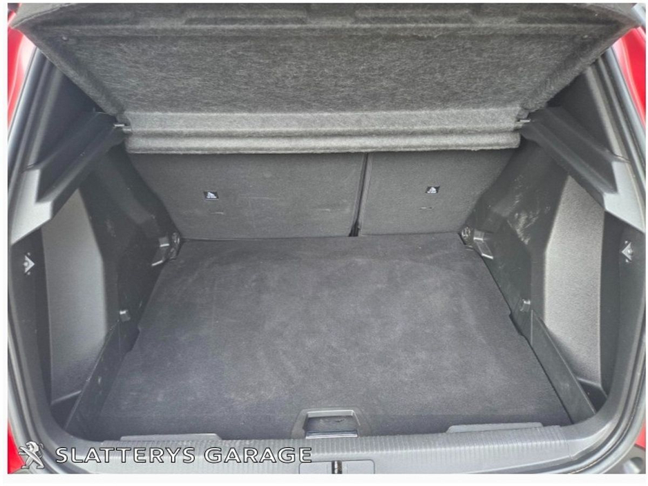 2021 Peugeot 2008 - image 11