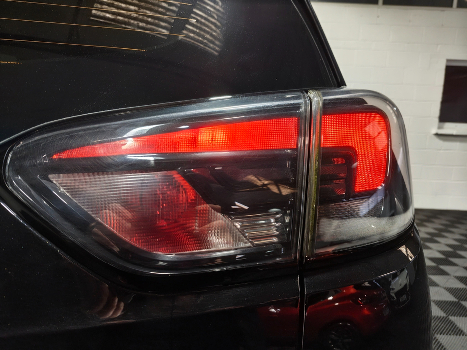 2022 Opel Crossland X - image 4