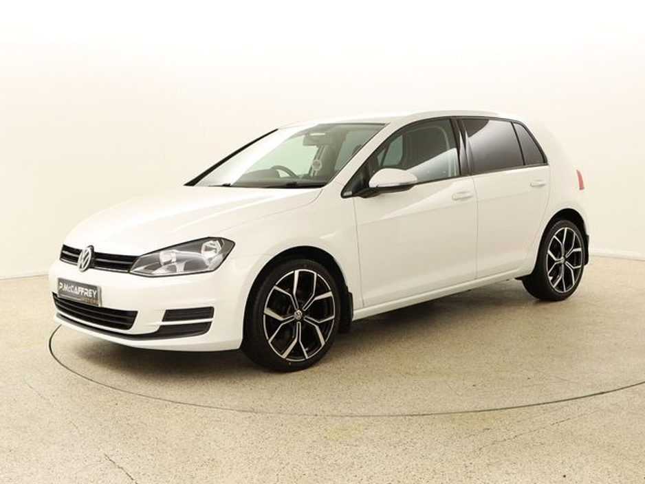 2015 Volkswagen Golf - image 3