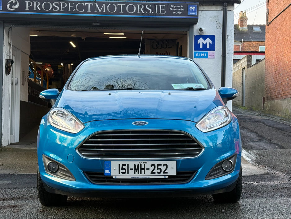 2015 Ford Fiesta - image 2