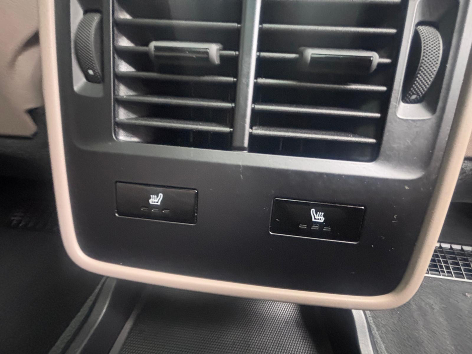 2022 Porsche Taycan - image 23