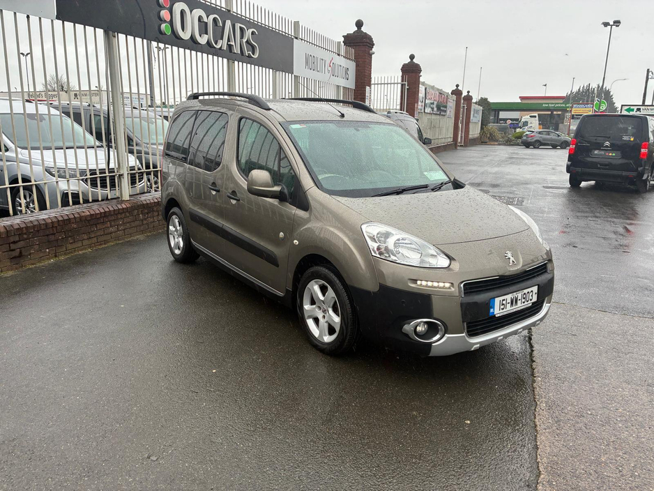 2015 Peugeot Partner - image 2