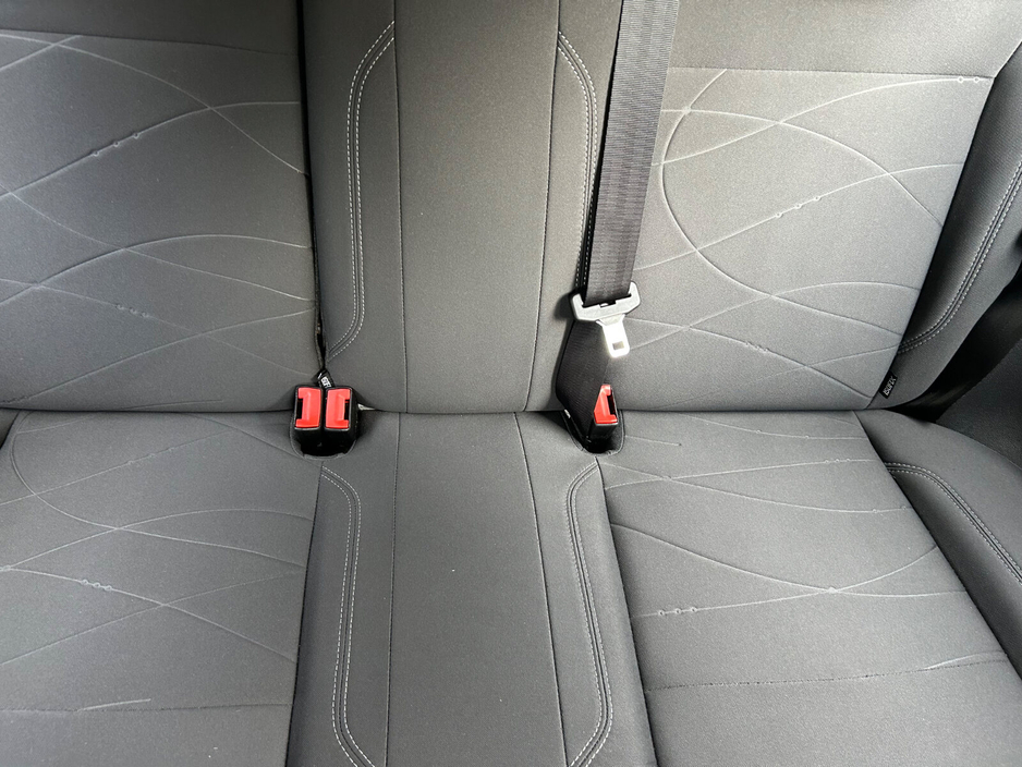 2016 Ford Fiesta - image 14