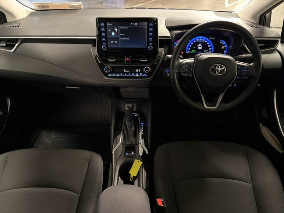 2023 Toyota Corolla HYBRID LUNA AUTO SALOON // TOYOTA SAFETY SENSE // REAR CAMERA // BLUETOOTH // AIR CON // TOYOTA WARRANTY €26,945