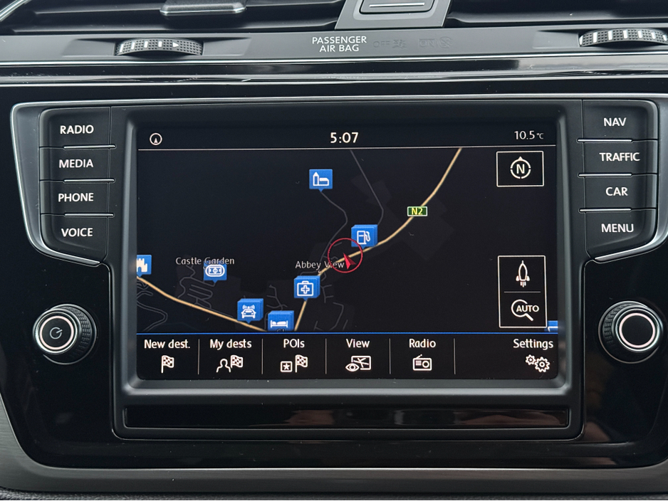 2016 Volkswagen Touran - image 20