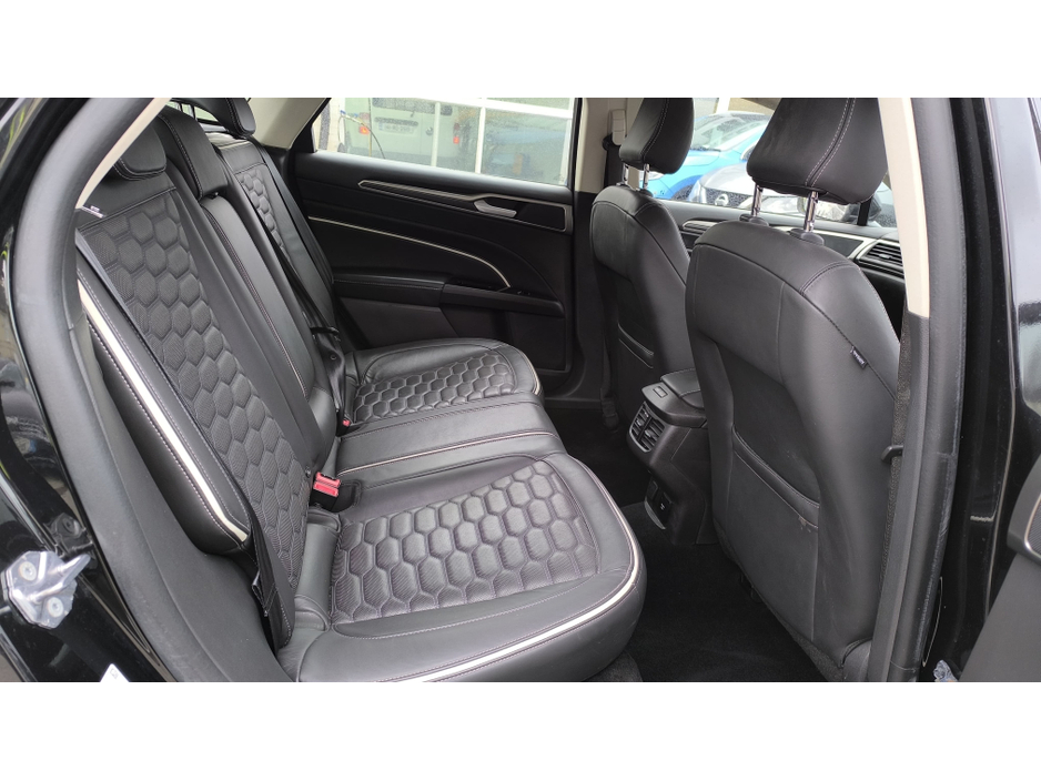 2020 Ford Mondeo - image 10