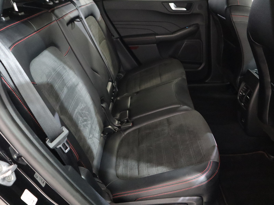 2022 Ford Kuga - image 24