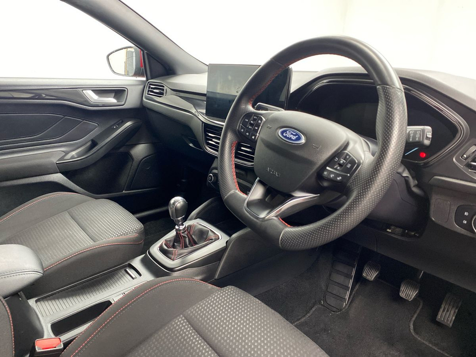 2023 Ford Focus - image 6