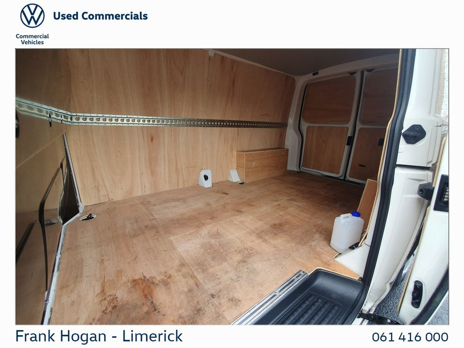 2024 Volkswagen Transporter - image 7