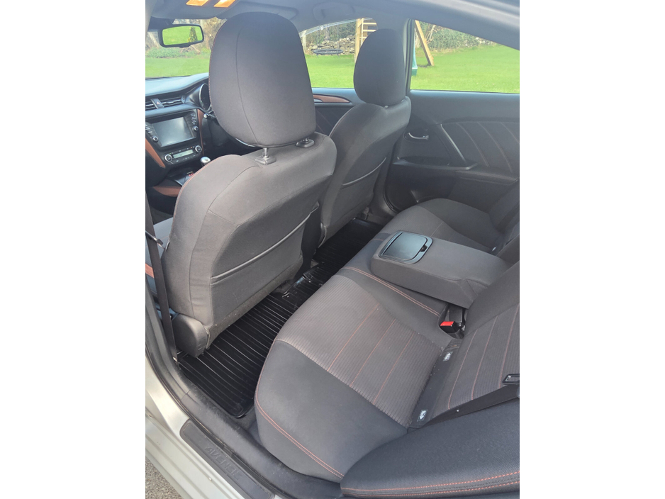 2018 Toyota Avensis 1.6 D-4D (112) Luna Navi €13,950