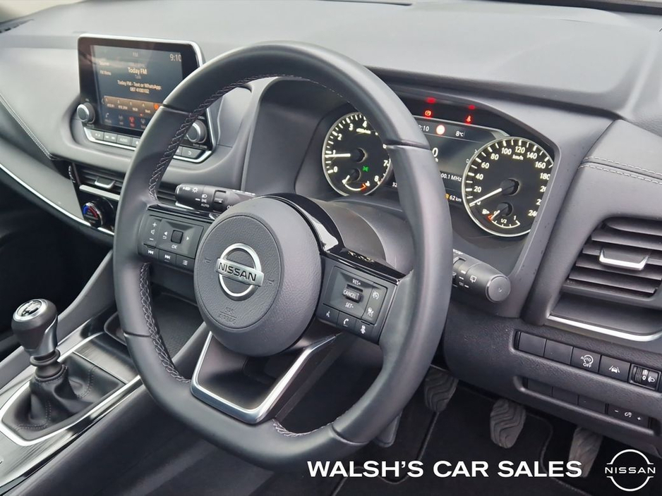 2022 Nissan Qashqai 1.3 HYB SV + Glass Roof Pack €25,950