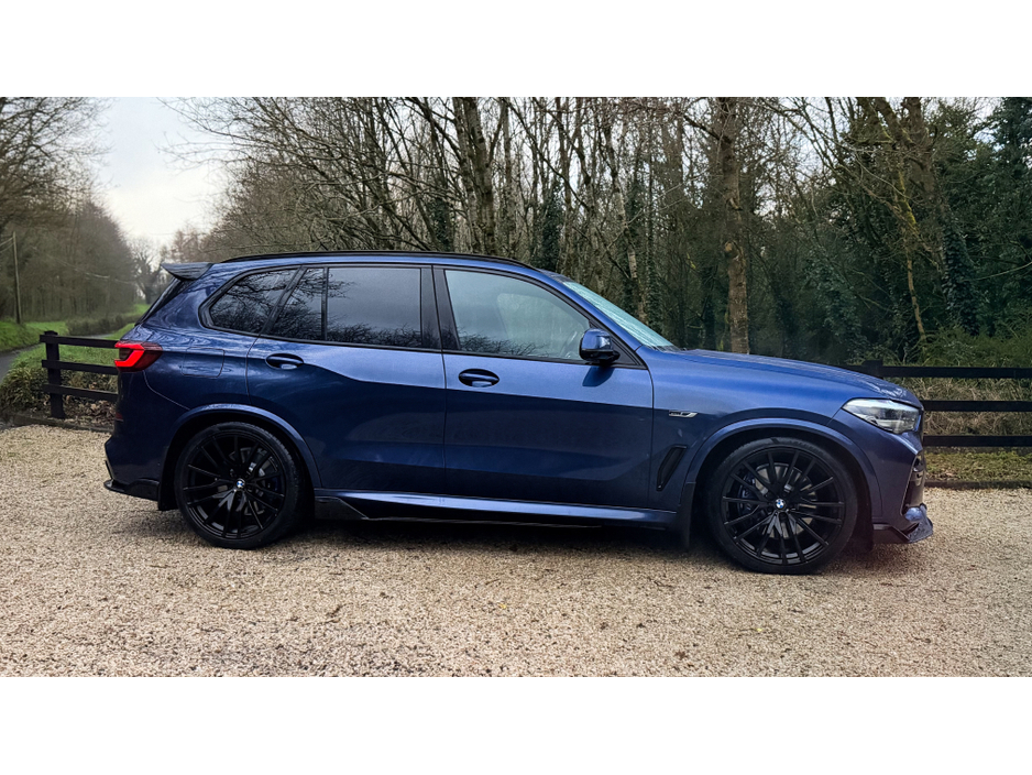 2021 BMW X5 - image 7