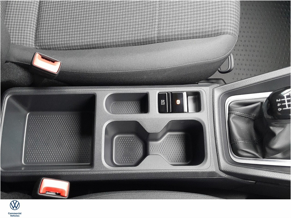 2025 Volkswagen Caddy - image 27