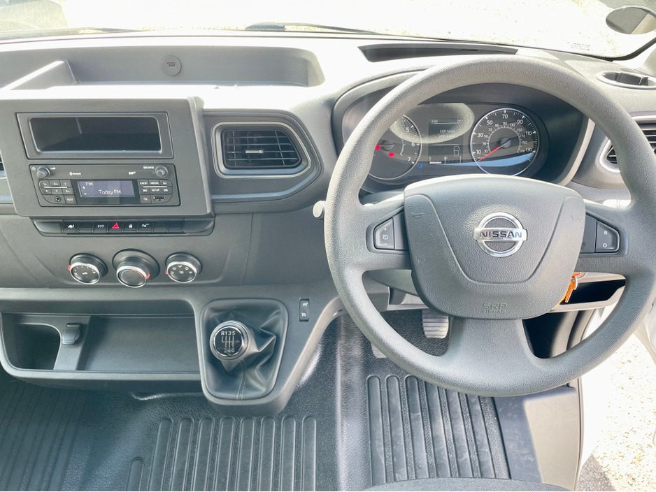 2023 Nissan Interstar - image 9