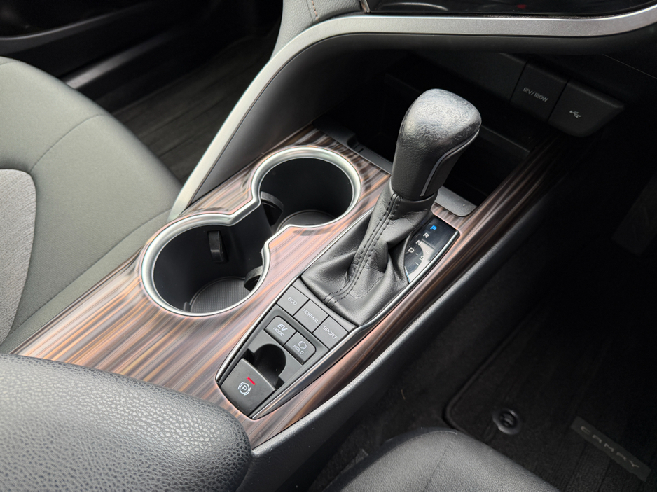 2020 Toyota Camry - image 20