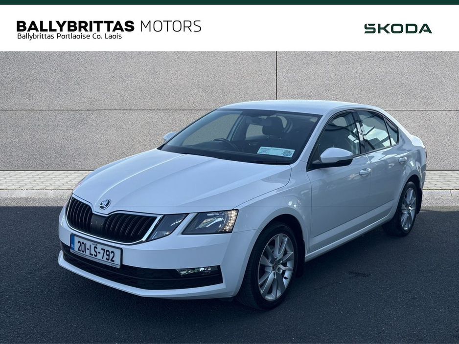 2020 Skoda Octavia - image 2