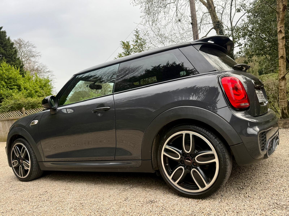 2017 MINI Hatch - image 7