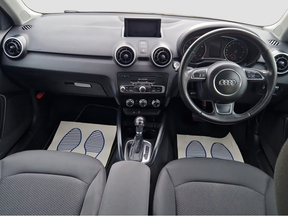 2015 Audi A1 - image 13