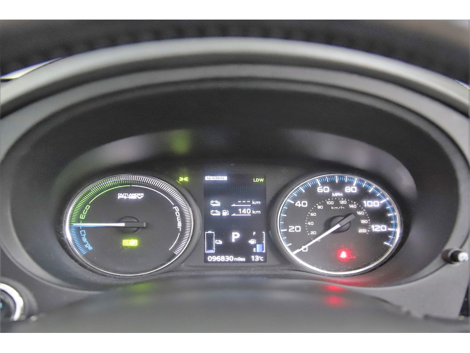 2018 Mitsubishi Outlander - image 15