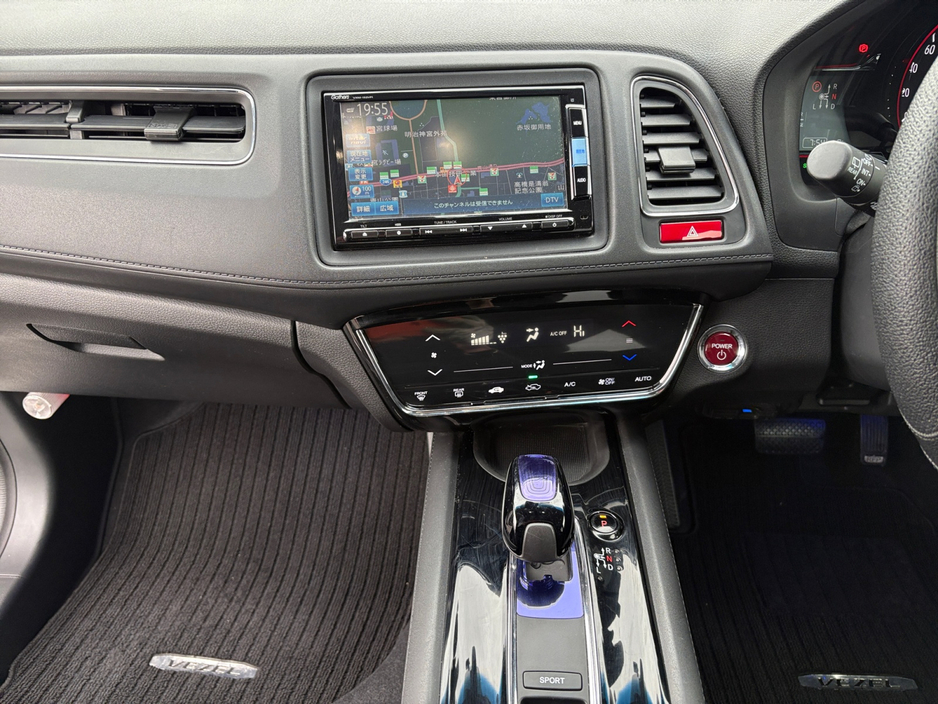 2015 Honda Vezel - image 11