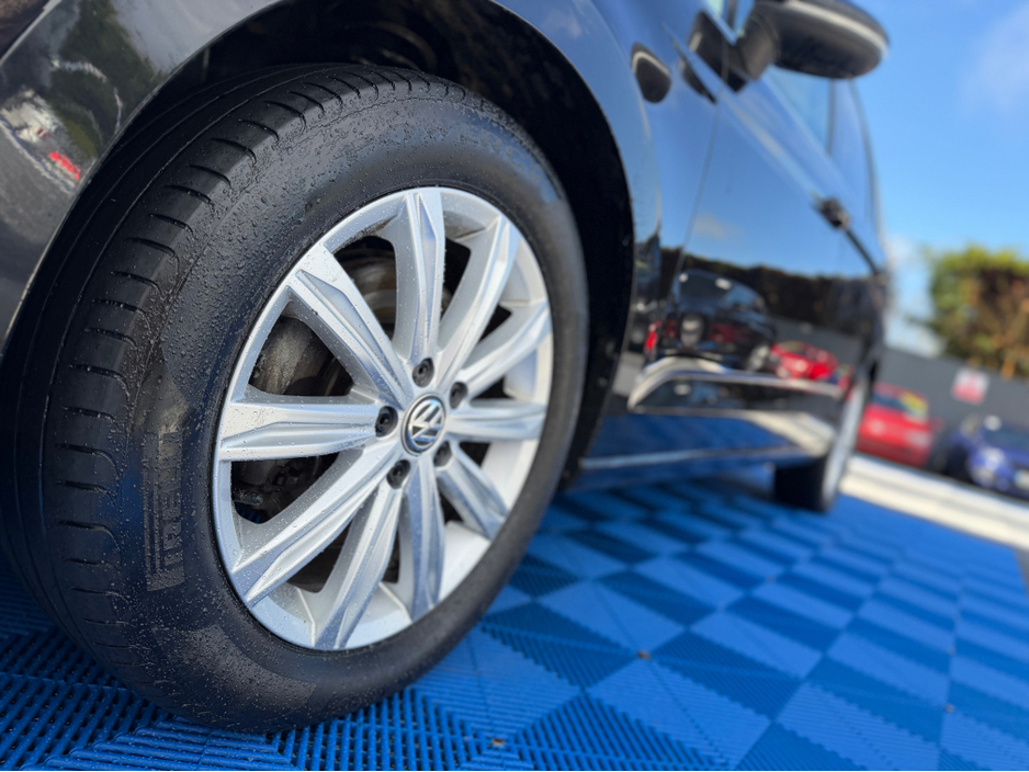 2017 Volkswagen Touran - image 10