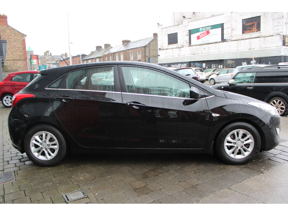 2015 Hyundai i30 1.6 CRDI SE BL/DR 110PS 5DR €7,950