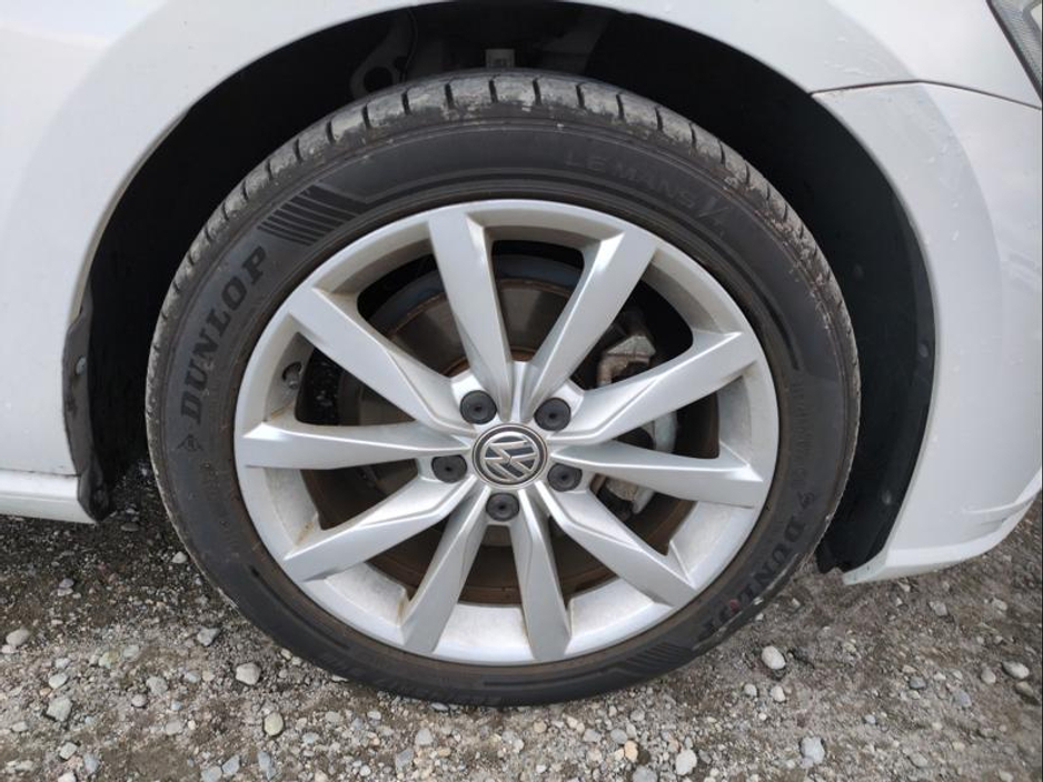 2019 Volkswagen Golf - image 2