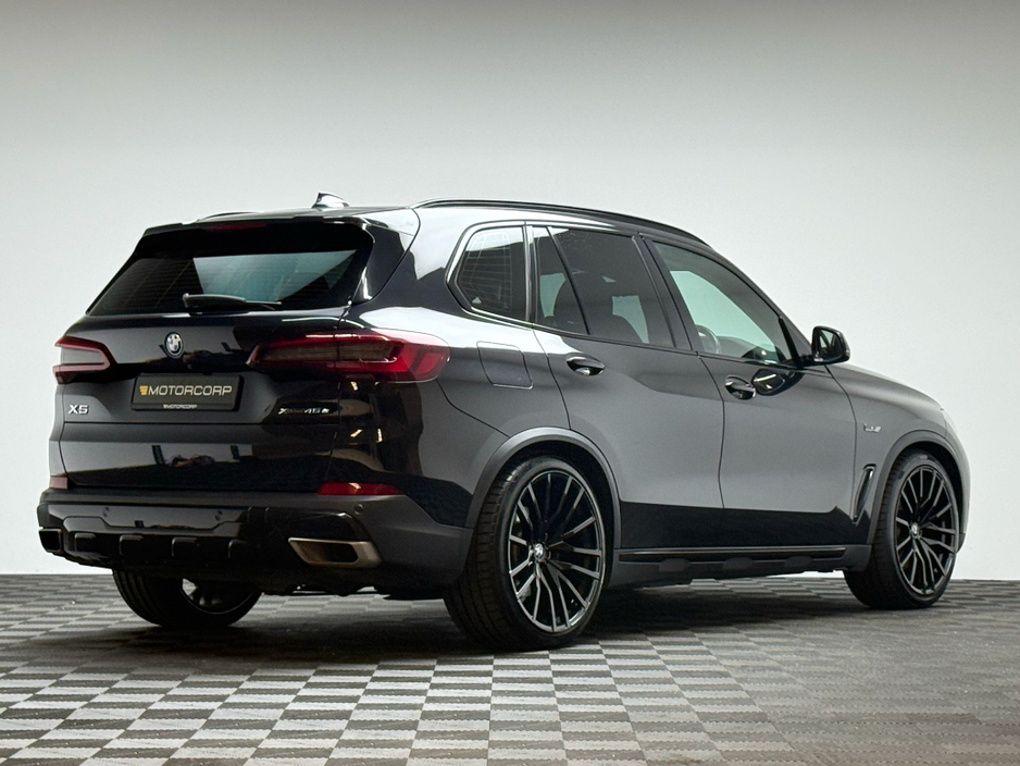 2021 BMW X5 - image 8