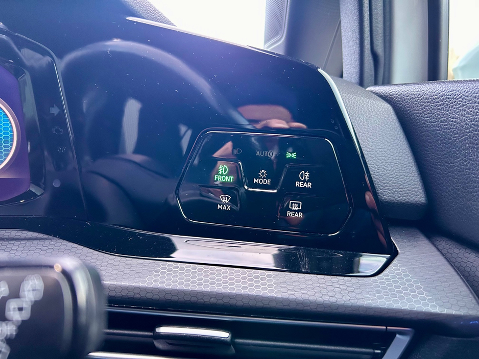 2021 Volkswagen Golf - image 17