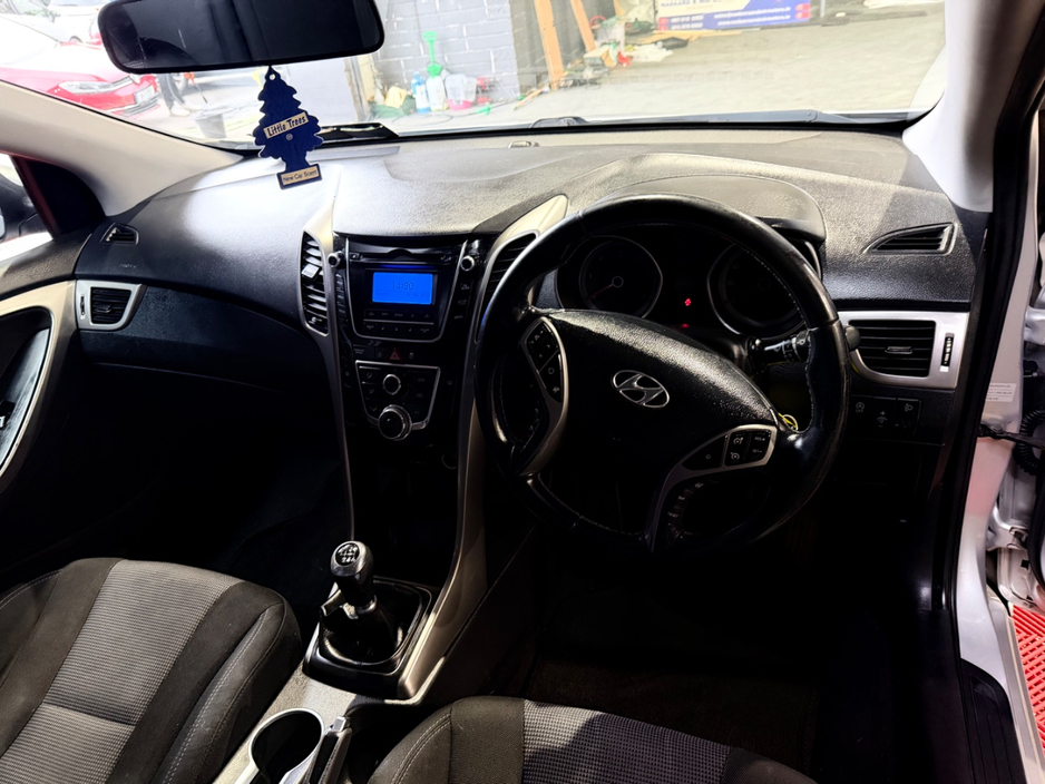 2014 Hyundai i30 - image 7
