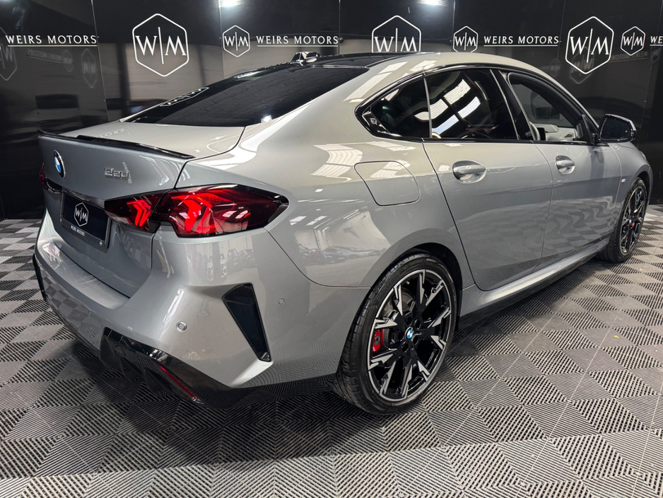 2025 BMW 2 Series - image 9