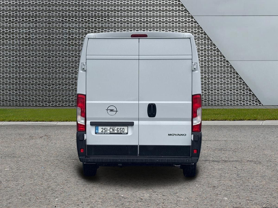 2025 Opel Movano - image 8