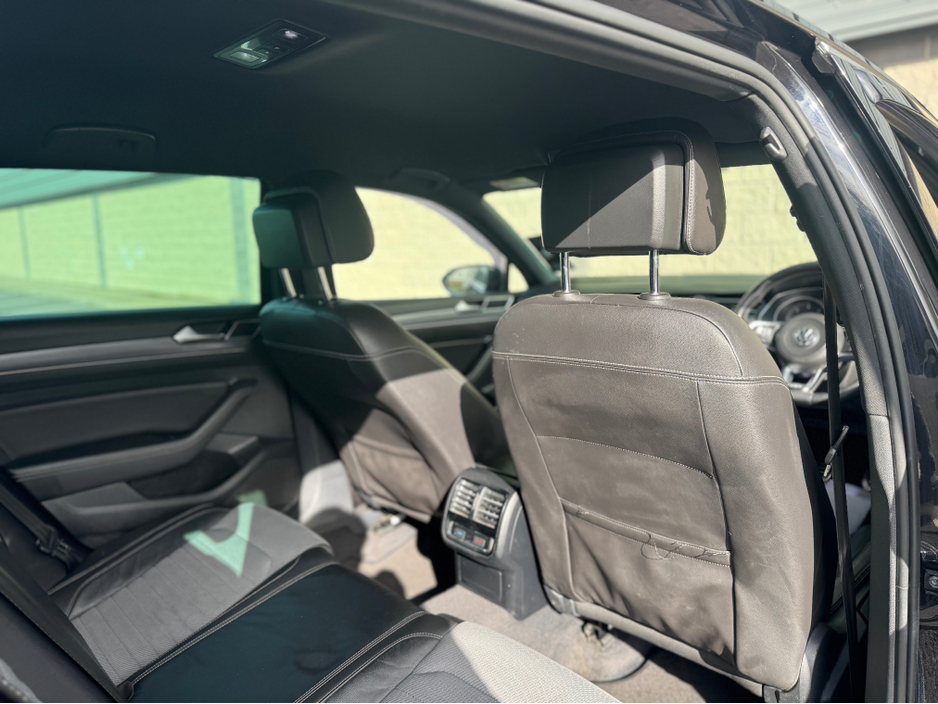 2015 Volkswagen Passat - image 23