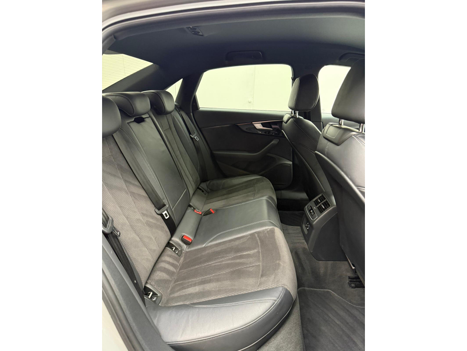2020 Audi A4 - image 8