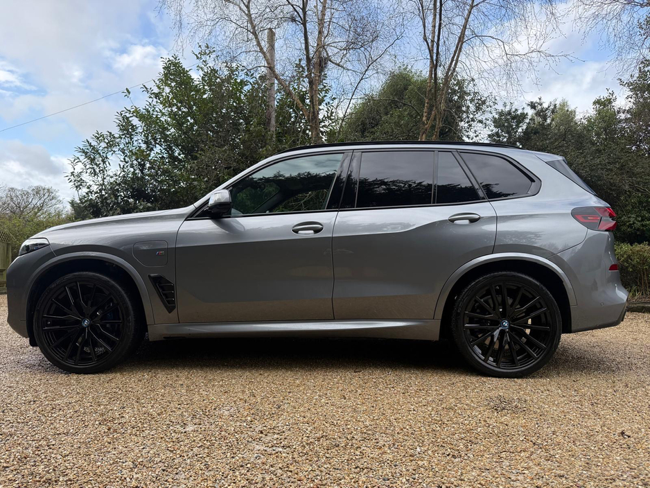 2025 BMW X5 50E M SPORT PRO XDRIVE *Tech Pack…SkyLounge…22 inch Alloys* €97,950