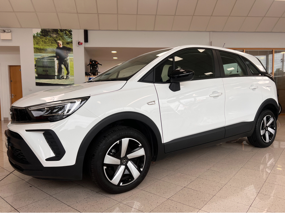 2024 Opel Crossland X **Only 14,000 Kms** Best Value As New 2024 Opel Crossland Diesel Apple Car Play Rear View Camera www.bolands.ie Est.1955 €21,950