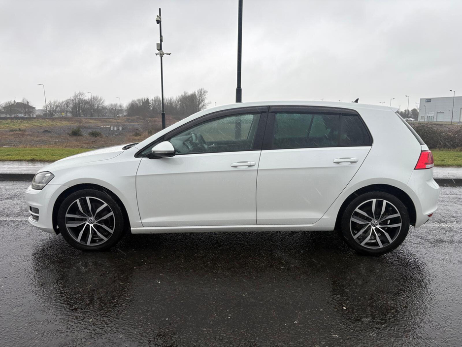 2016 Volkswagen Golf - image 5